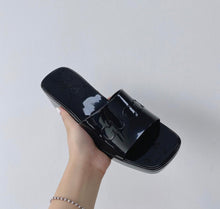 Load image into Gallery viewer, Gucci sandals
