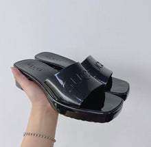 Load image into Gallery viewer, Gucci sandals
