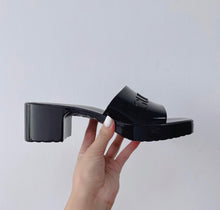 Load image into Gallery viewer, Gucci sandals
